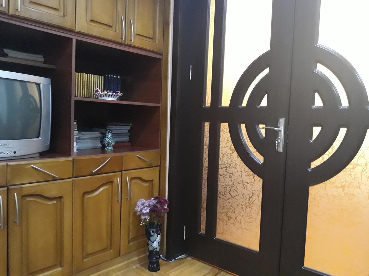 巴统Madona'S House公寓 外观 照片